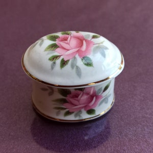 Connaisseur porseleinen bloemendoos, vintage doos, juwelendoos, Spanje retro doos, vintage kist, vintage kofferbak, kleine kofferbak, schatkist