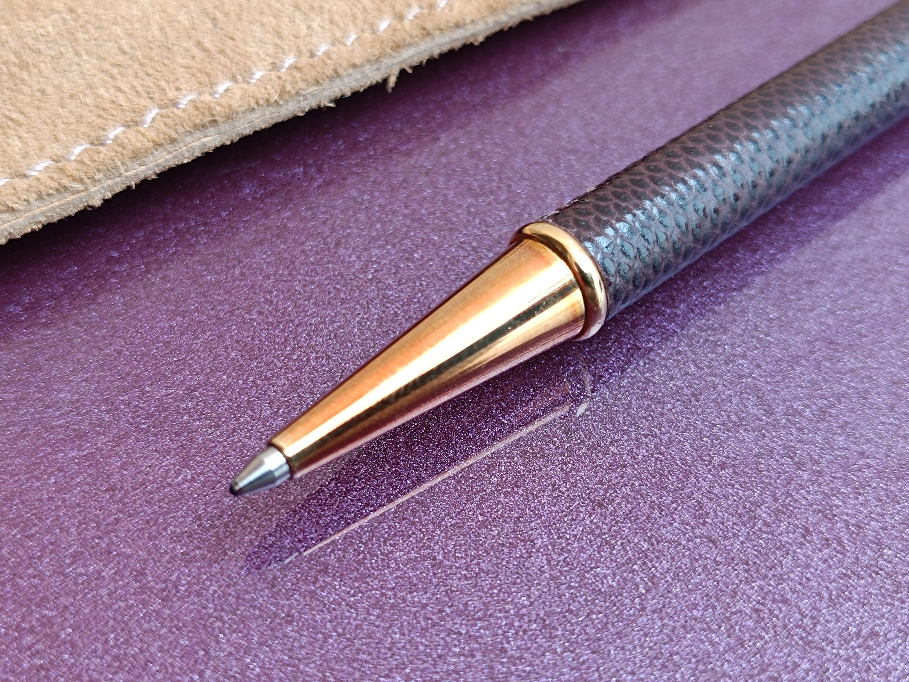 希少 LOEWE ロエベ ロゴ ゴールド ボールペン 希少 LOEWE ロエベ ロゴ ゴールド ボールペン