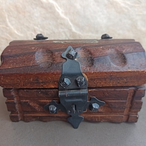 Treasure Chest, Wooden Chest, Vintage Chest, Chest Trunk Vintage, Old Small Trunk