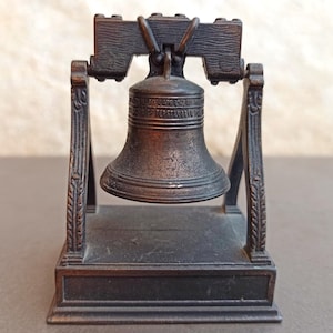 Apontador de lápis Playme de 1970, comemorativo do bicentenário do Sino da Liberdade (1776-1976), apontador de lápis Playme, apontador em formato de sino, apontador de lápis espanhol.