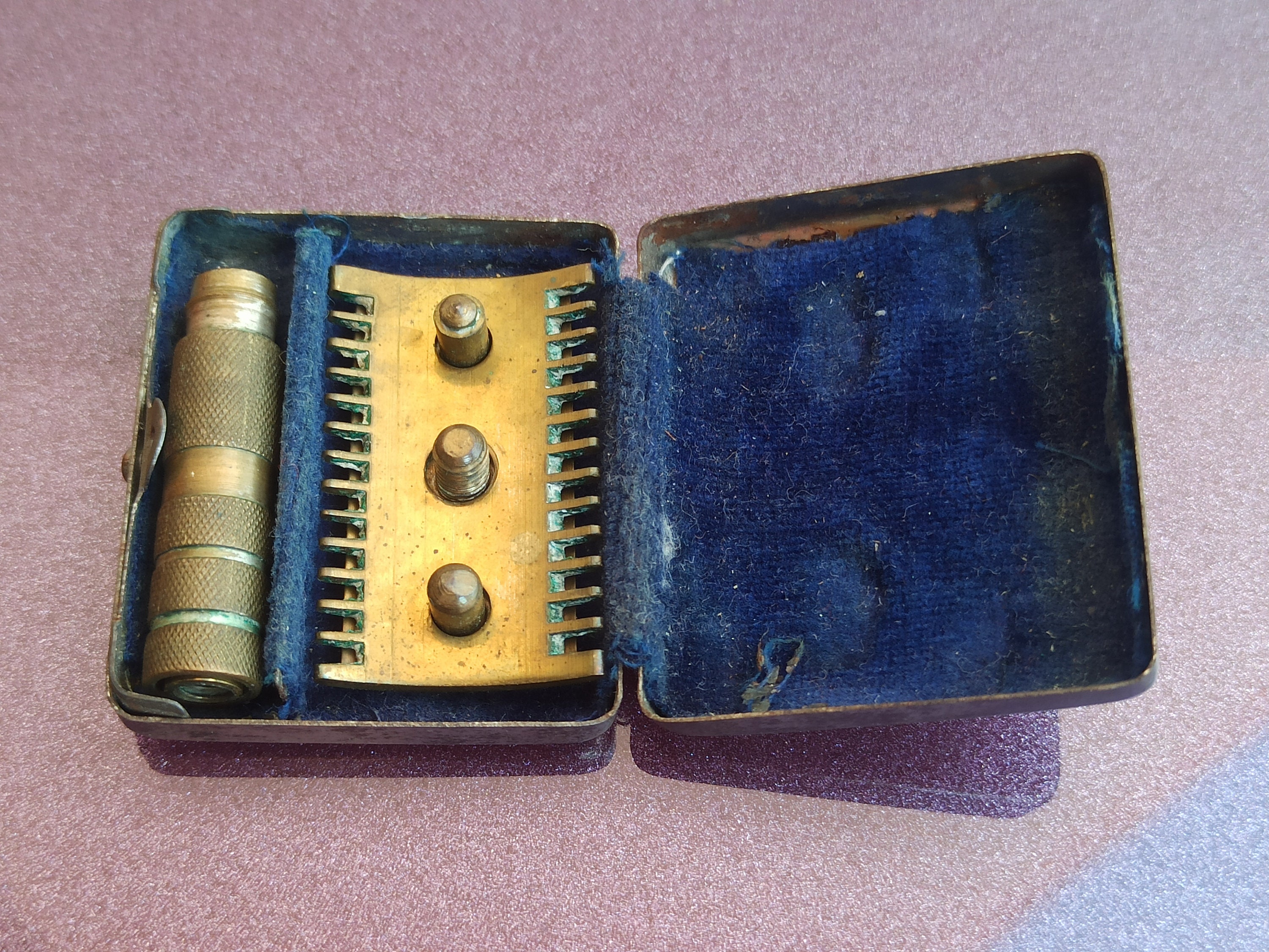 1920s Vintage 4 Piece Travel Safety Razor in Metal Case, Razor ...