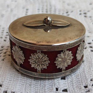 Silver Plated Jewellery Box, Vintage Box, Jewellery Box, Spain Retro Box, Chest Vintage, Trunk Vintage, Old Trunk, Treasure Chest, Round Box