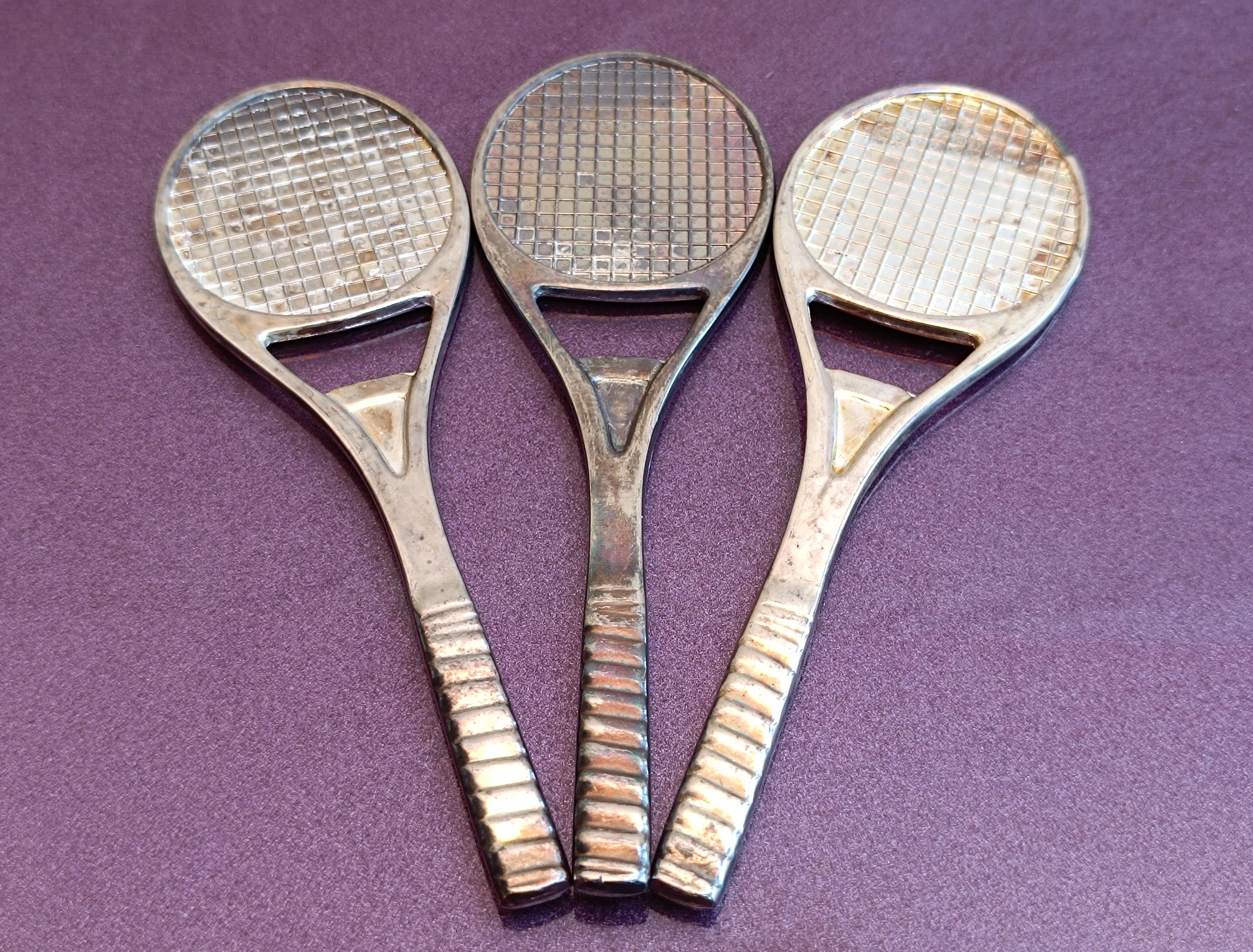 Lot Vintage : Ancienne Raquette De Tennis + Livre Ancien + Carte Postale Ancienne