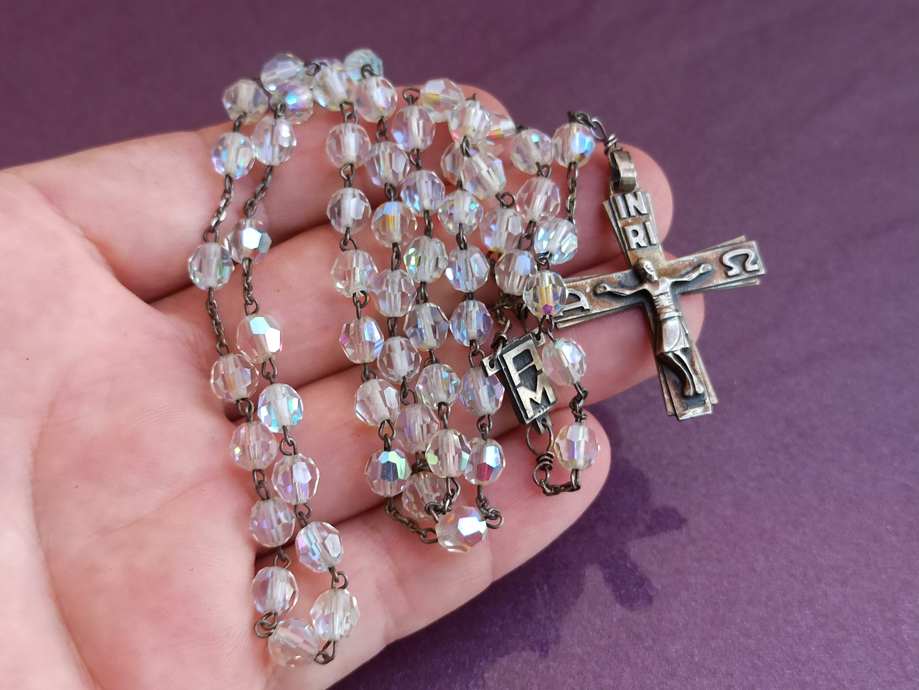 1950 INRI シルバーとガラスのカトリック ロザリオ、イエス キリストの 