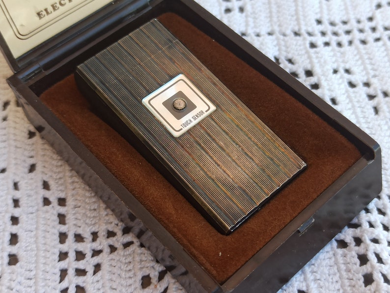 WIN Electronic Vintage Gas Lighter, Silver Plated Lighter, Untested