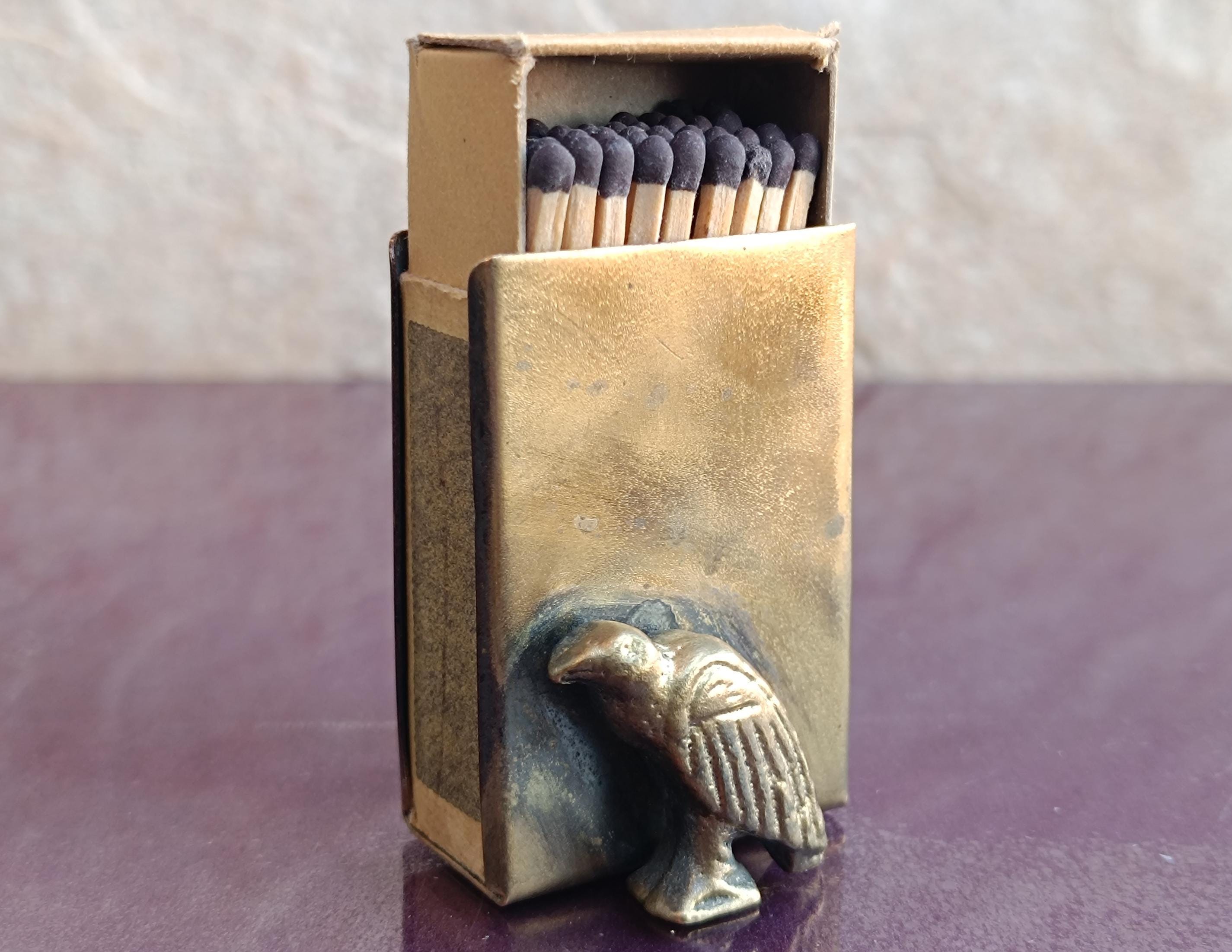 Match avec boîte Carnet d'allumettes ouvert avec allumette fermée bâton