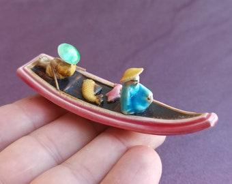 Porcelana de pescadores de la década de 1960, Pescadores de figuras, Porcelana vintage, Figura coleccionable, Barco de porcelana con pescadores, Estatuilla de barco