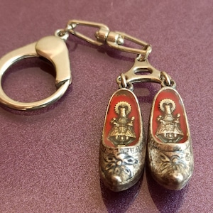 Llavero Plateado, Ntra Sra De La Esperanza, Figurilla Religiosa, Virgen de la Esperanza, Virgen Encinta, Virgen Dulce Espera