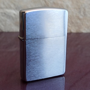 Accendino a benzina ZIPPO in custodia da cintura in pelle per accendino, accendino Zippo da collezione, Made In USA, accendino Zippo antico, accendino a benzina vintage