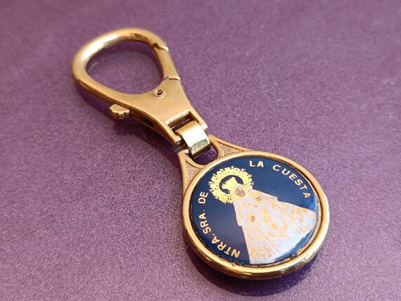 1980s Ntra. Sra. De La Cuesta Keychain, Keychain, Sra. Cuesta Keychain, Religious Keychain, Lady Cuesta Keychain, Alconchel de la Estrella