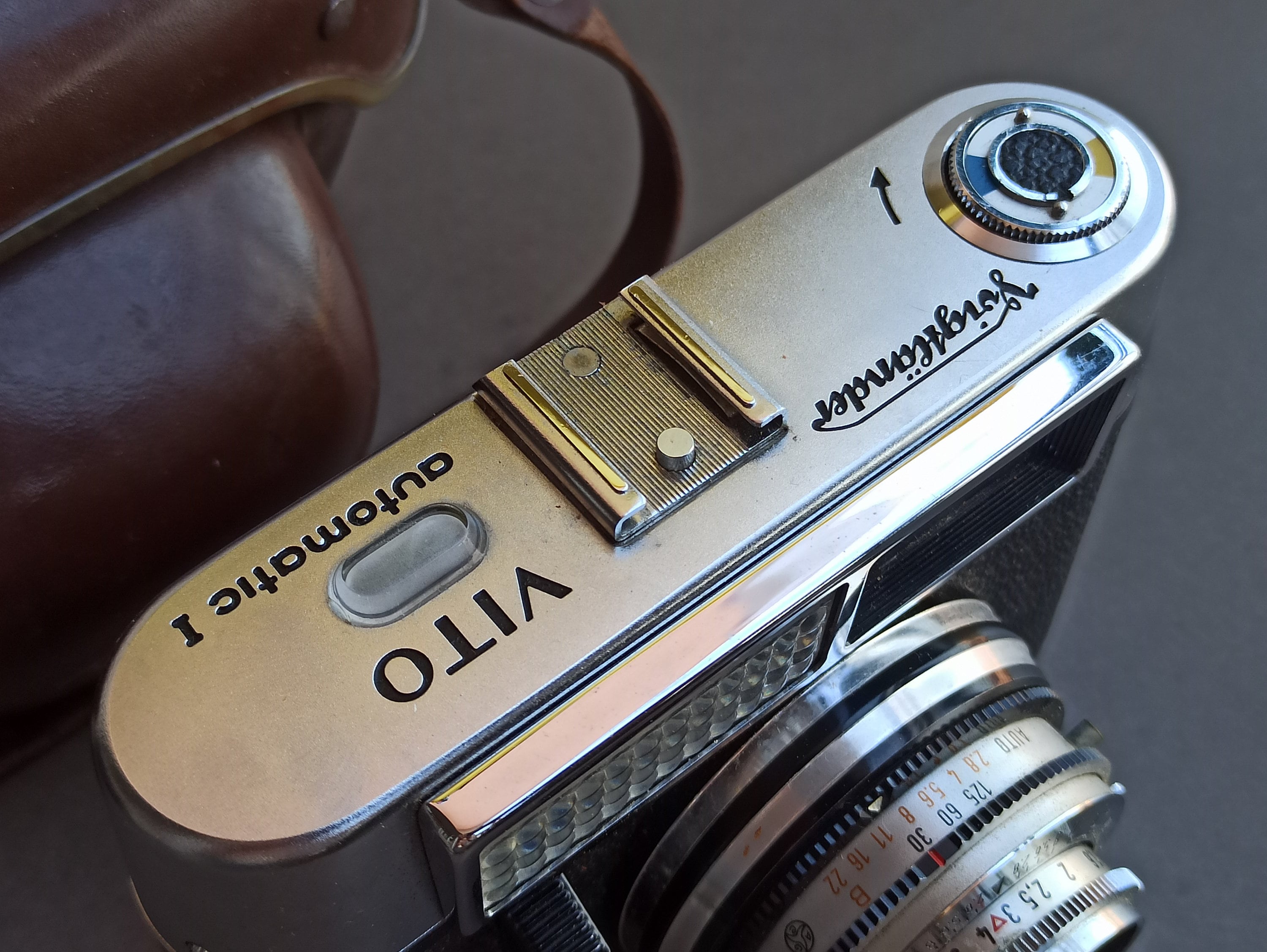 Voigtländer Vito Automatic R レンズ固定式 Voigtlander Vito Automatic R – John's Cameras. A collection