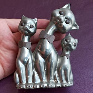 1980 Cat Family Metal Figurine, Cat Lovers Figure, Vintage Cat, Retro Metal Cat, Old Cat Figurine, Cat Statue