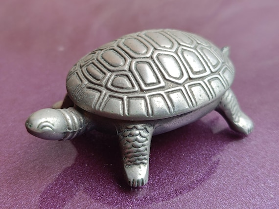 1980s Pill Box Turtle, Vintage Pill Case, Cool Pill Case, Small Pill Box, Pill Organizer, Pill Case Gift, Pill Box For Purse