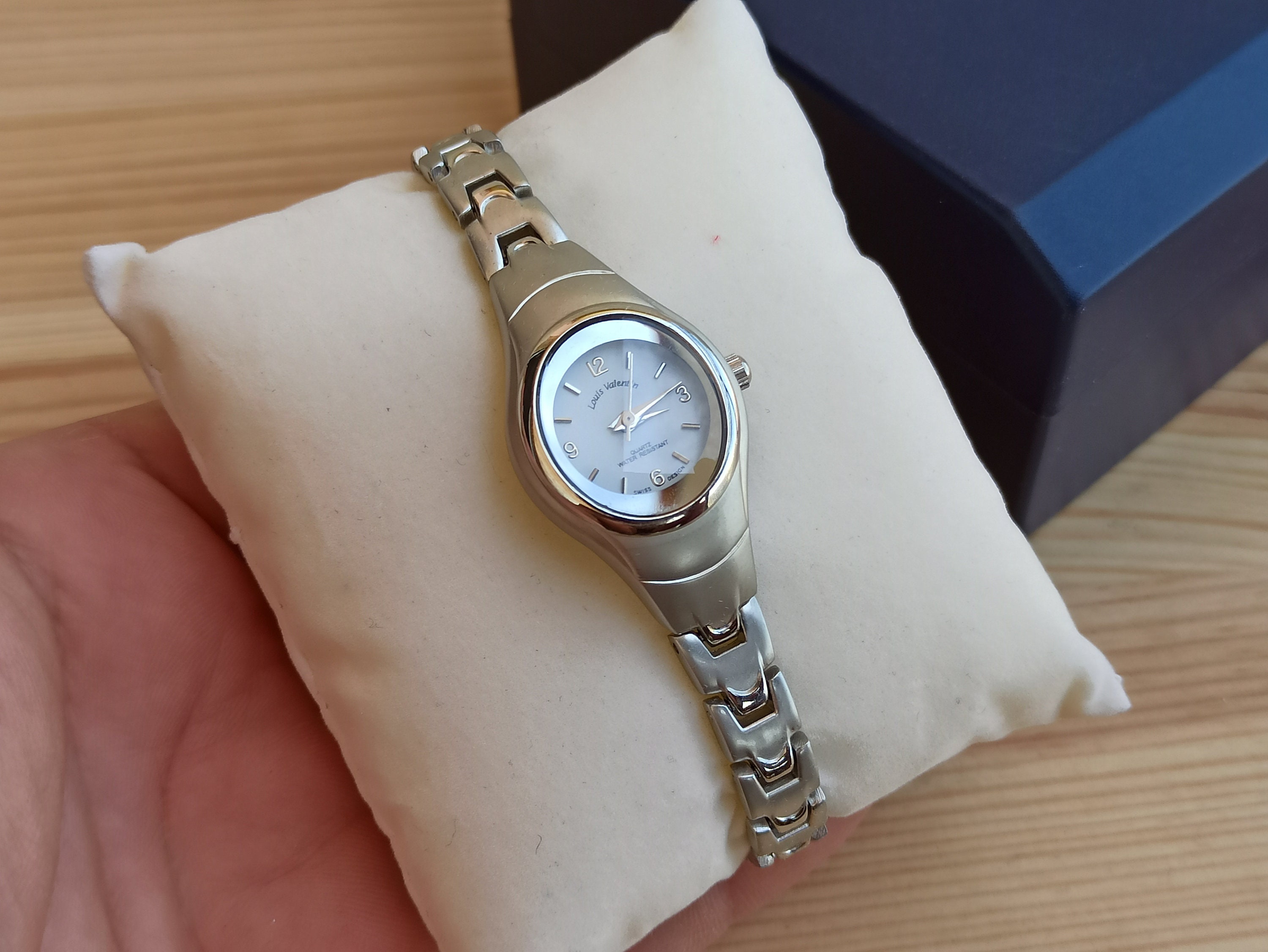 Louis quartz gold & silver wrist watch sale