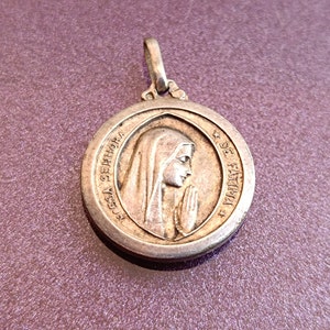1963 Medalla de Plata de Nuestra Señora de Fátima con Reliquia de Tierra, Tierra de Fátima, Medalla de Nuestra Señora de Fátima con Suelo, Portugal, Encanto de la Señora de Fátima