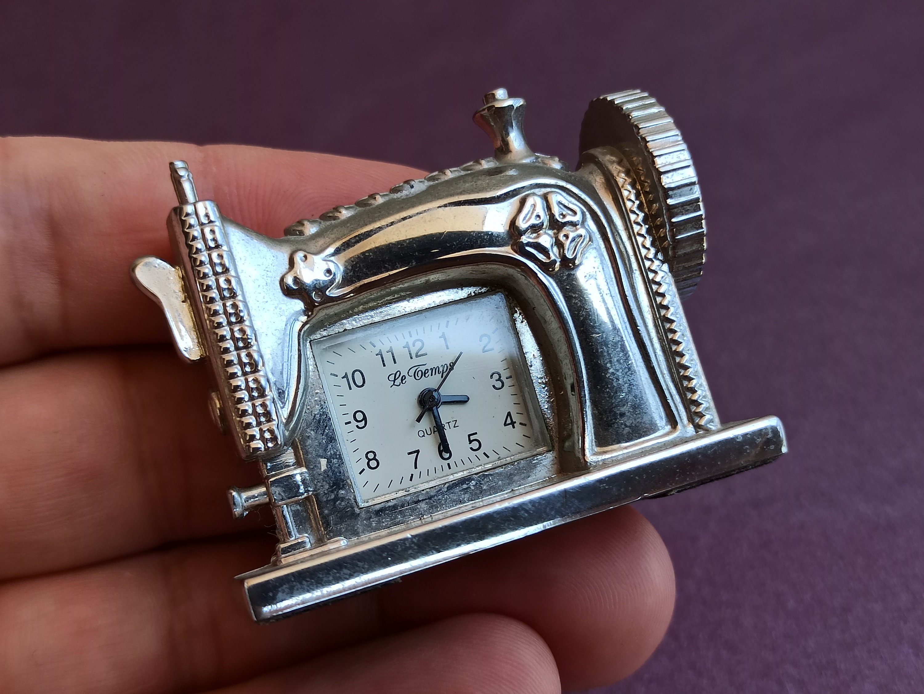 Le Temps Quartz Metal Watch, Small Table Clock, France Watch  display picture 1
