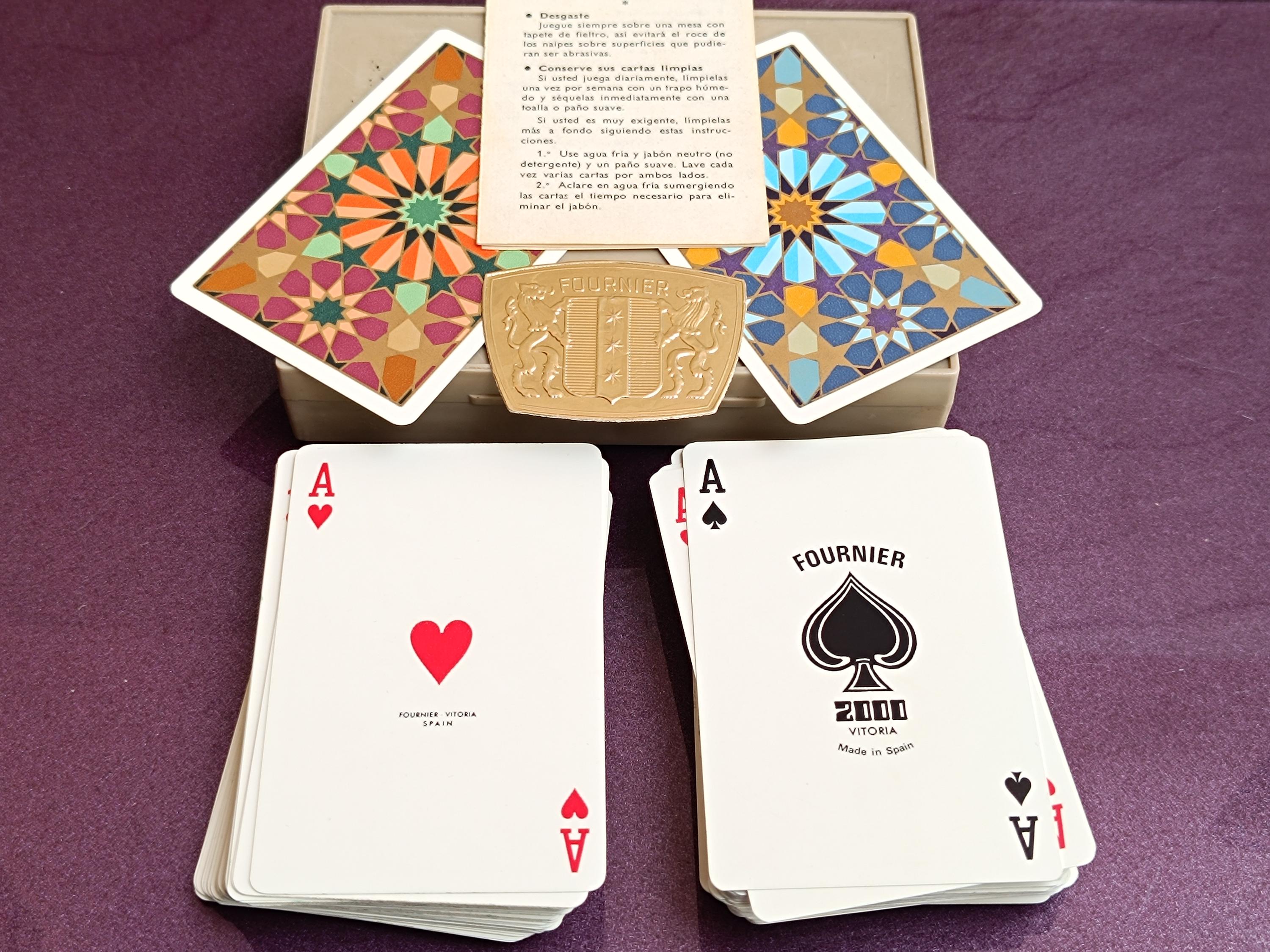 2000 FOURNIER Vitoria Spain Set of 2 Red and Blue Design Deck of