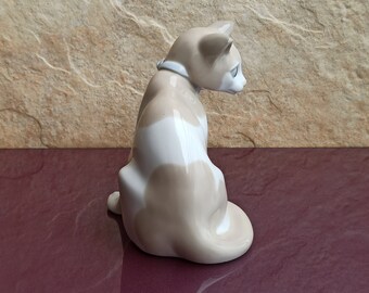 ナオ・バイ・リヤドロ猫フィギュア、後ろを振り返るリヤドロ猫