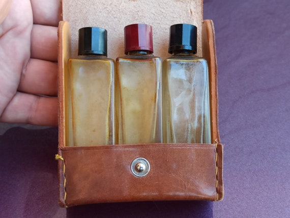 1950 Vintage Perfume Bottles With Bakelite Lids I… - image 7
