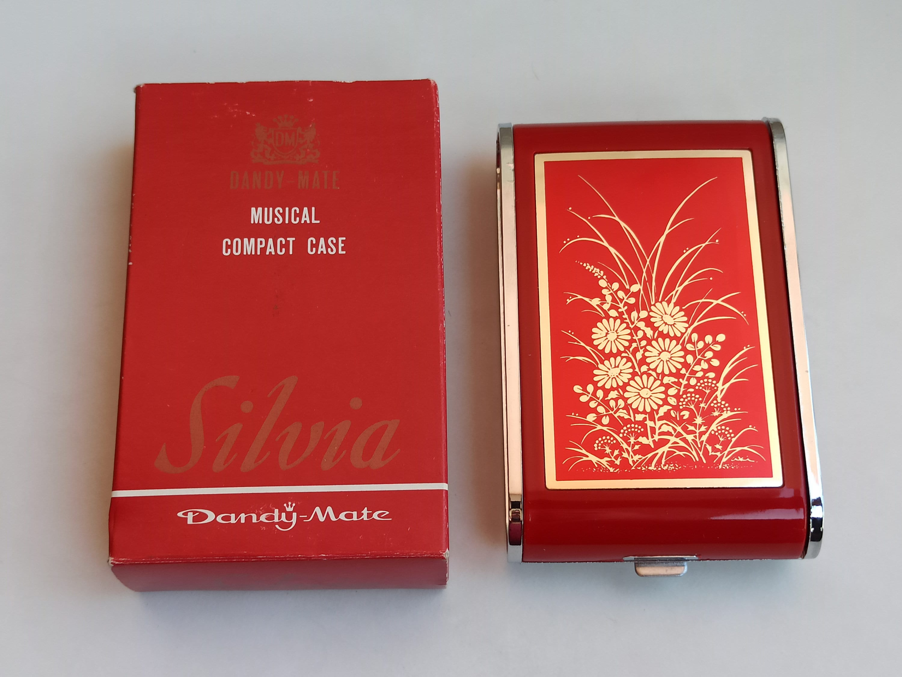 Parisienne Mild Cigarettes Soft Pack! Made In Switzerland By F.J. Burrus! - Danly's Vintage Australia