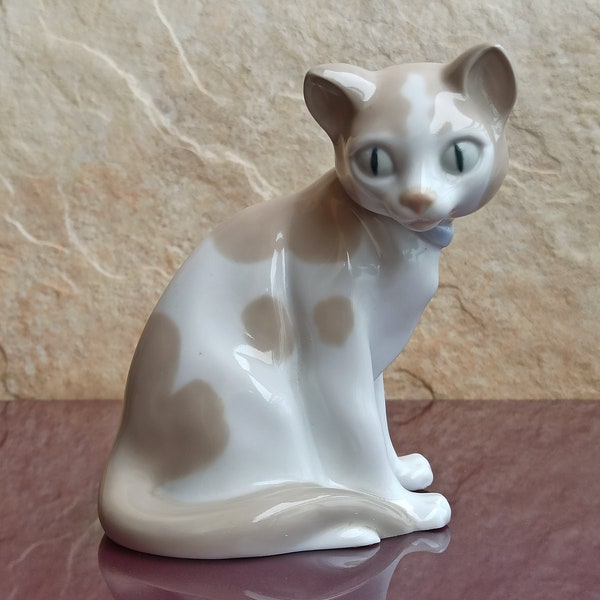 Nao von Lladro Katzenfigur, Lladro Katze im Rückblick, antike spanische Nao-Figur, Nao-Porzellan Spanien, LLadro-Keramik, handgefertigt aus Spanien