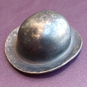 Abridor de botellas plateado Pérez y Gia de los años 80, Abridor de botellas con forma de sombrero, Abridor de botellas, Abridor de botellas plateado, Abridor de botellas coleccionable