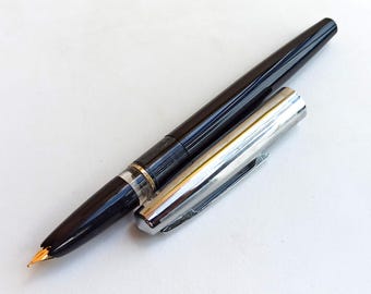 UNIVERSAL Fountain Pen, Vintage Fountain Pen, Fountain Pen, Antique Pen, Ink Pen, Old Fountain Pen