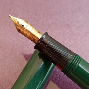 ヴィンテージ シェーファー万年筆、14K ゴールドペン先、収納式 ヴィンテージ シェーファー万年筆、14K ゴールドペン先、収納式