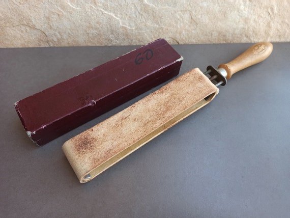 Antique Leather Tool for Sharpening Razors, Old Hand Held Barbers  Collectible Leather Strop for Sharpening Straight Razors and Blades 