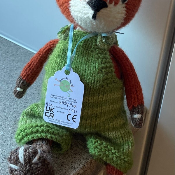 Small fox handknitted, pattern polushkabunny
