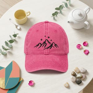 Throne of Glass Terrasen Hat, Embroidered Cap, Aelin Galathynius Fan Gift, Fantasy Reader Hat, Bookish SJM Merch
