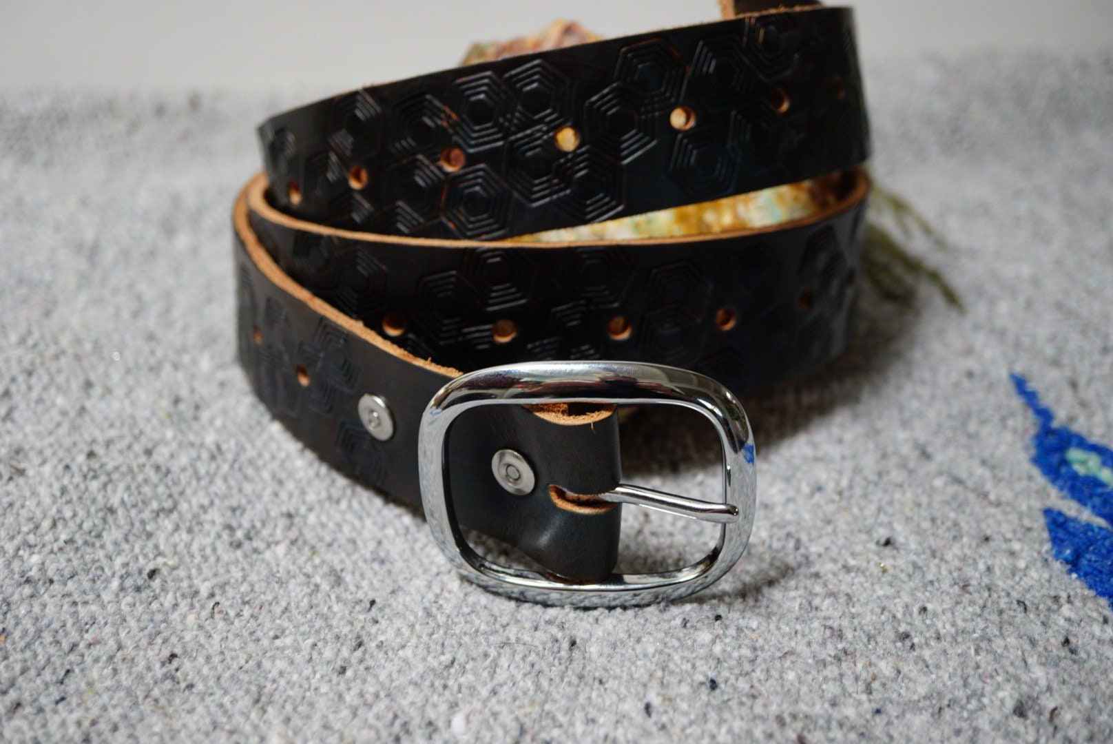 BLACK Leather Belt, Hand Stamped Geometric Pattern Belt  display picture 2
