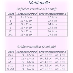 Puede incluir: Una tabla de tallas para pulseras con dos opciones de cierre diferentes: bot&oacute;n simple y doble bot&oacute;n. La tabla muestra la circunferencia de la mu&ntilde;eca y las medidas correspondientes del di&aacute;metro interior de la pulsera en cent&iacute;metros.