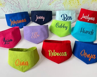 Namenstuch für Puppen und Kuscheltiere / Halstuch mit Namen bestickt / Personalisiertes Geschenk