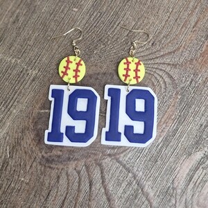 Pendientes de arcilla polimérica / Número deportivo personalizado y colgante de pelota / Hechos a pedido