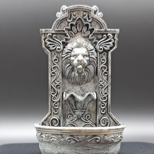 Lion head fountain - Etsy 日本
