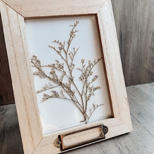 Arte de pared de flores prensadas // Marco vintage