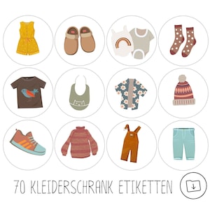 Pode incluir: Conjunto de 10 etiquetas redondas brancas com ilustrações coloridas de peças de roupa para o armário de uma criança. As etiquetas incluem um macacão amarelo, sapatos marrons, um body branco, meias azuis e brancas listradas, uma camiseta marrom com um pássaro, um babador branco, uma camisa floral, um chapéu marrom e rosa, um suéter vermelho e branco, um macacão marrom e calças jeans azuis. O texto "70 KLEIDERSCHRANK ETIKETTEN" está na parte inferior da imagem.