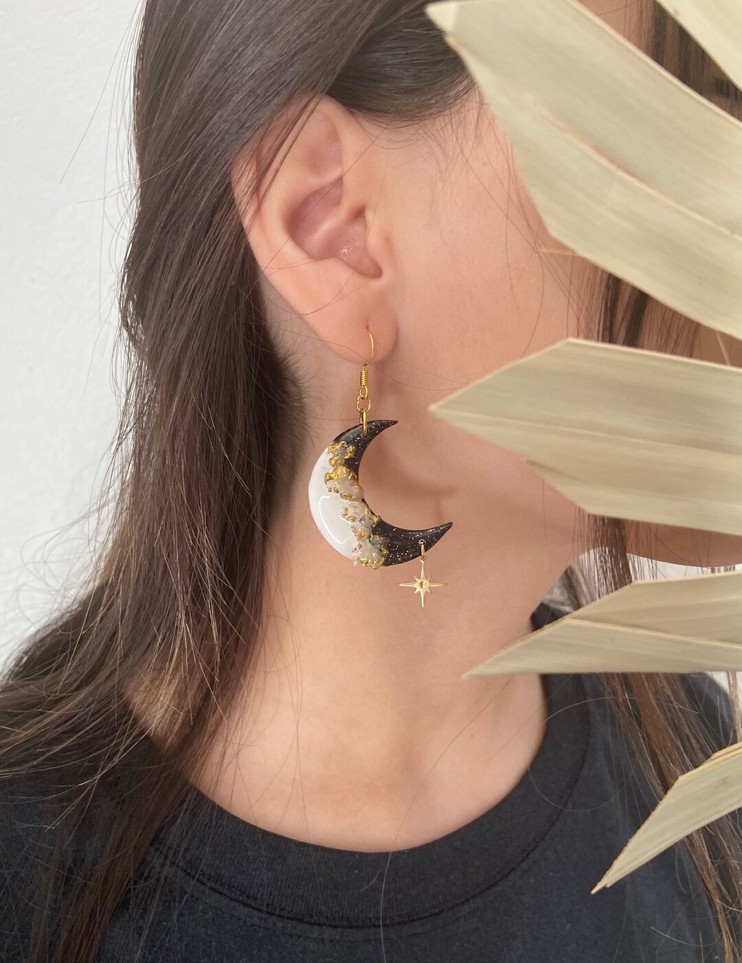 Geode moon dangles earrings / Clay geode black and white earrings with star charm / Holiday earrings