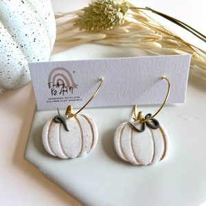 Holiday white pumpkin clay hoop earrings / Polymer clay dangles with cute stem and gold dust / small ear wire hoop / Fall collection / Chic