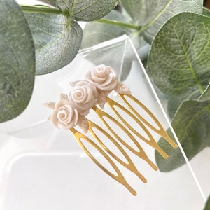 Clay hair comb / Clay hair accessories / Hair decor / Wedding accessories  / Gifts for her / Boho accessories / handmade flowers /