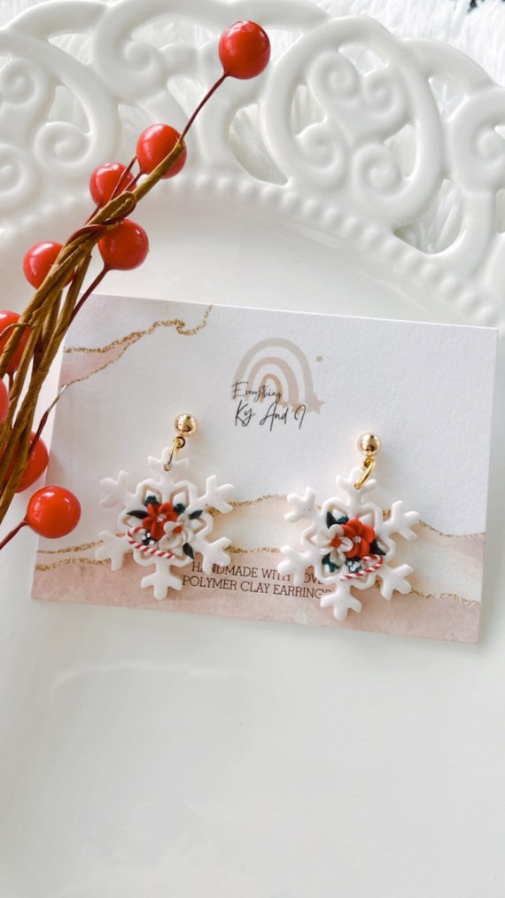 Snowflake Holiday Earrings / Snowflake Christmas Earrings