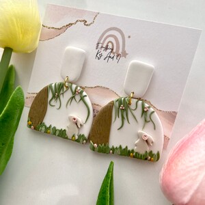 Easter bunny clay earrings / Spring clay earrings / Dangle drop statement earrings / Polymer clay dangles / clay statement pieces