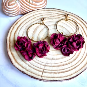 Floral bouquet clay earrings / Tiny clay flowers / Handmade floral clay earrings / Chic dangle spring earrings / Dangle clay flower earrings