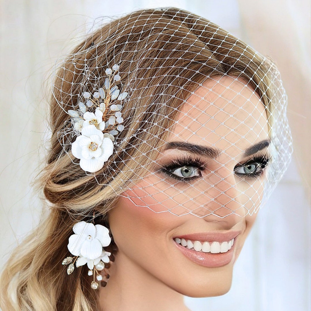 Short Hair Comb Bridal Veil Wedding Accessories Single-Layer Lace Applique  with Diamond Pure White Beige Wedding Dress Wedding Accessory - China Head  Ornament and Bridal Veil price