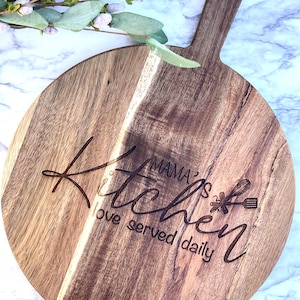 Mama kitchen, beautiful cutting board with handle, round cutting board.