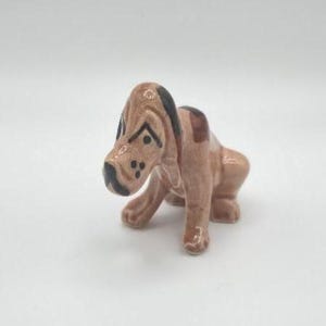 Vintage Grindley Ohio Pottery Sitting Brown Tan and Black Hillbilly Hound Dog Figurine