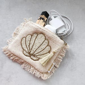 Schelptasje met parelborduurwerk – boho-tasje in een natuurlijke look – klein toilettasje, vintage, nieuwjaarsgeschenk voor haar
