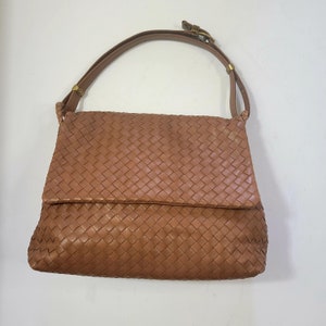 BOTTEGA VENETA Knot-embellished metallic intrecciato plissé leather  shoulder bag