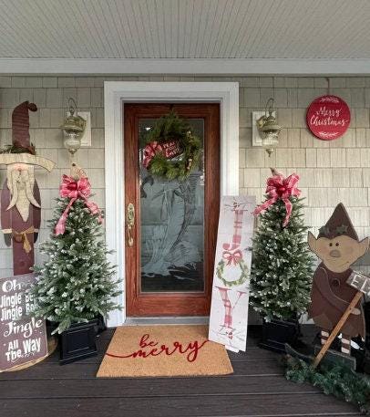 Christmas Gift Bags Assorted Sizes With Rustic Snowman Evergreen Tree For XMas And Christmas Plaid With Handle&Tissue Paper&Card Holiday Gift Bags For Christmas Winter Weddings Birthdays (8 Bags